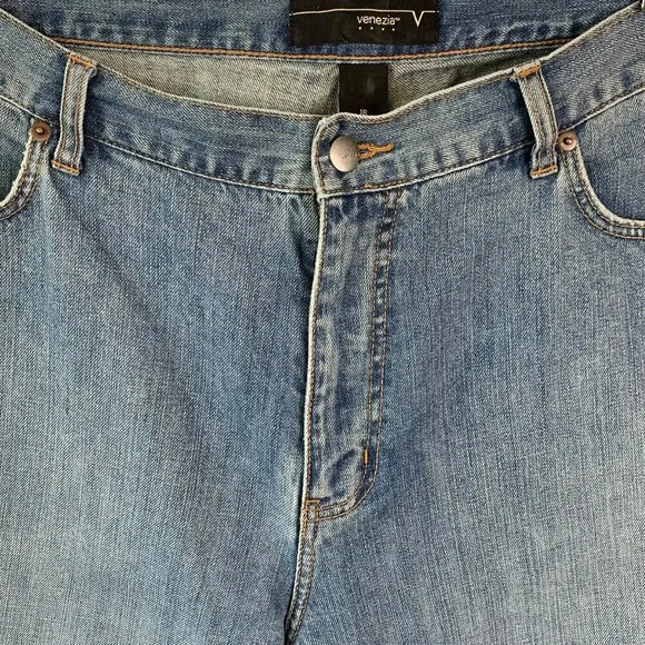 Venezia Denim Straight Leg High Waist Light Washed Mom Blue Jeans Plus Size 18 - Picture 5 of 15